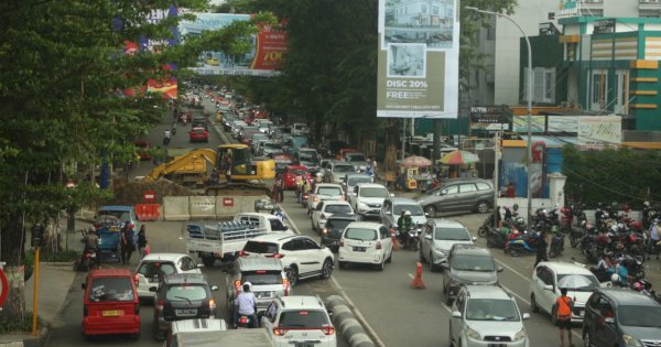 Macet Penghambat Aktivitas Masyarakat