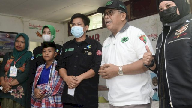 Ketua RAPI 24 Daerah Sulsel, Dr. Ilham Arief Sirajuddin (putih). 