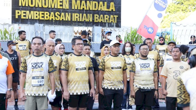 Wali Kota Makassar Lepas Fun Run TVRI Sulsel di Monumen Mandala