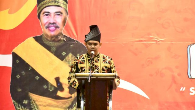 Kepala Badan Penghuhung Provinsi Riau, Ridho Adriansyah membuka pagelaran di TMII Jakarta, Sabtu (3/12). Ist