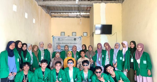 Tingkatkan Kemampuan Pengenalan Masyarakat, Mahasiswa PMI UIN Praktek di Desa Tanralili