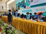 UIM Wisuda 624 Sarjana, Rektor Majdah Harap Alumni jadi Percontohan