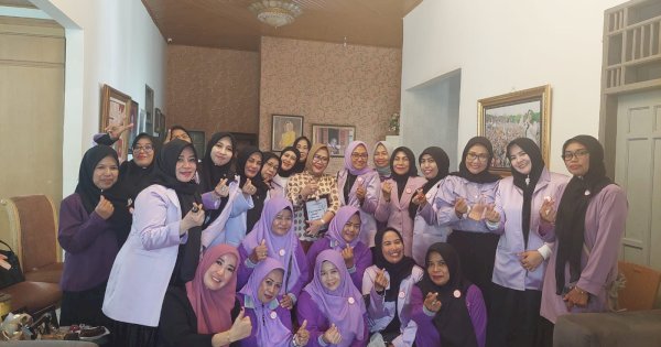 Hari Ibu Tenri Olle YL Silaturahmi ke Tokoh Perempuan