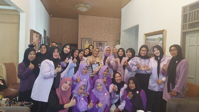 Hari Ibu Tenri Olle YL Silaturahmi ke Tokoh Perempuan