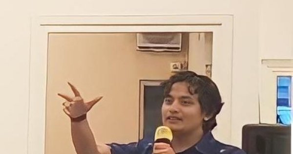 Jokowi Beri Sinyal Reshuffle, 2Indos Menilai Budiman Sudjatmiko Pantas jadi Menteri