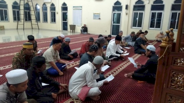 Sambut Tahun Baru, Dzikir dan Doa Bergema di Kelurahan Kalase&#8217;rena