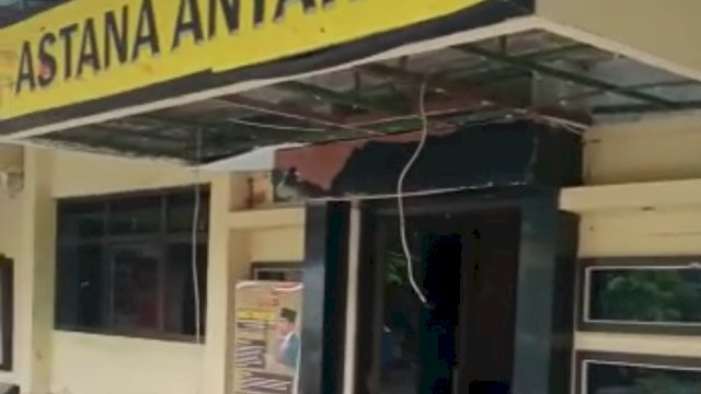 Duarr! Bom Bunuh Diri Meledak di Polsek Astana Anyar, 3 Polisi Dilarikan ke RS