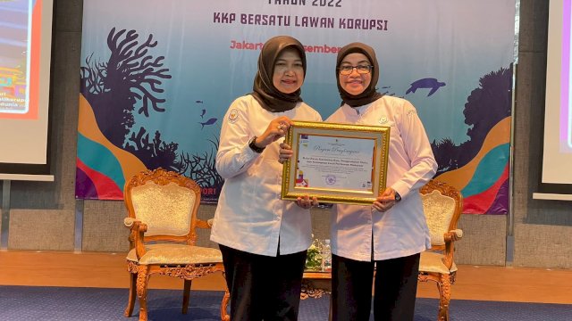 Balai Besar KIPM Makassar &#8216;Borong&#8217; Penghargaan di Puncak Hari Anti Korupsi Se-Dunia