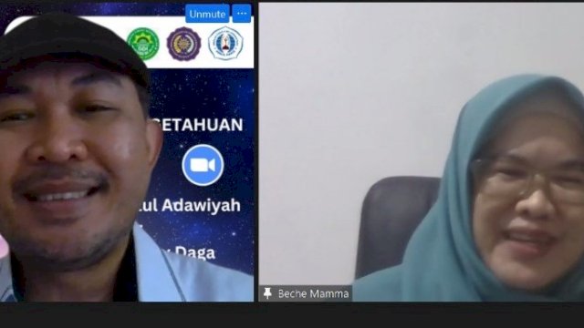 Ketua STIA Abdul Haris, Ismail Suardi Wekke (kiri). 