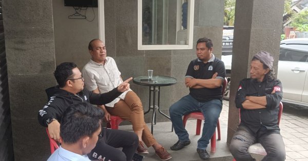 Penuh Keakraban, Darmawangsa Muin Titip Pesan ke PWI Gowa