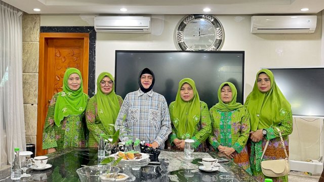 Indira Jusuf Terima Pengurus Muslimat NU Makassar