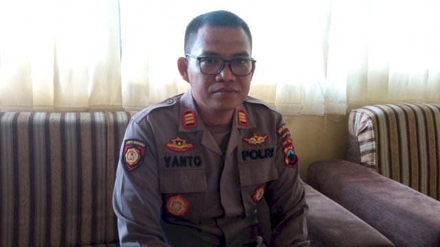 Teks : Kapolsek Dukun AKP Suyanto, SH. (Foto: Mohis/HN)