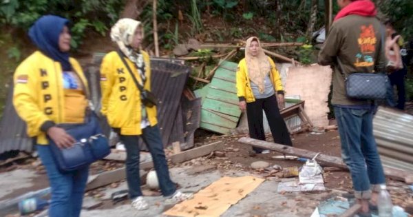 Srikandi Golkar Sinjai Peduli Korban Angin Puting Beliung