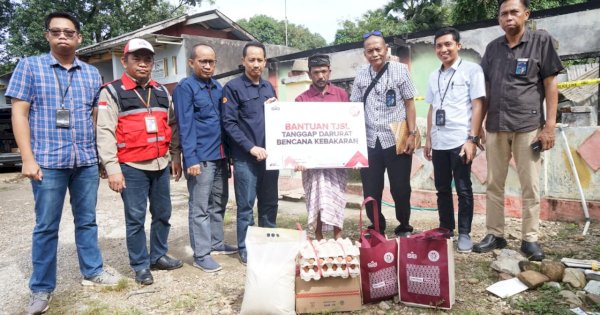 PT Semen Tonasa Beri  Bantuan Korban Kebakaran di Kampung Saile