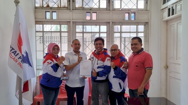 Jadi Pendaftar Pertama Bacalaeg di Perindo Makassar, H. Rudi: Perindo Angkat Harkat dan Martabat UMKM