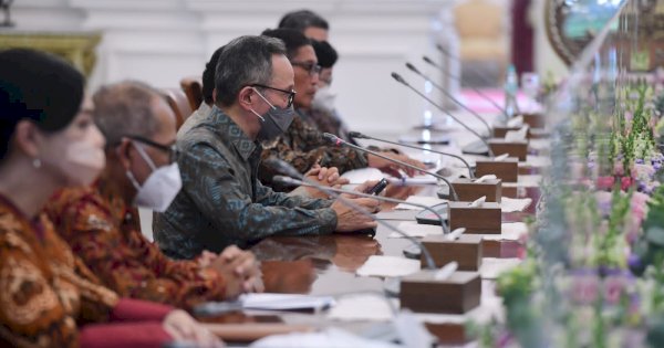 Presiden Jokowi Bertemu Perwakilan Industri Jasa Keuangan di Istana Merdeka, Ini yang Dibahas