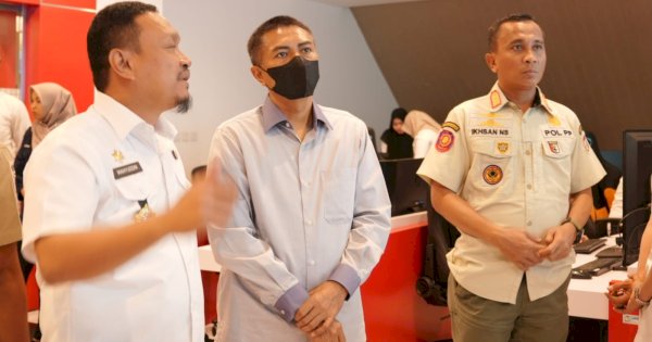 Pimpinan DPRD Jabar dan Humas Polda Jabar Studi Banding ke Command Center Makassar