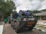 Wartawan Harian.news Mendapat Kehormatan Naik Tank Anoa Keliling Yonmek 403/WP