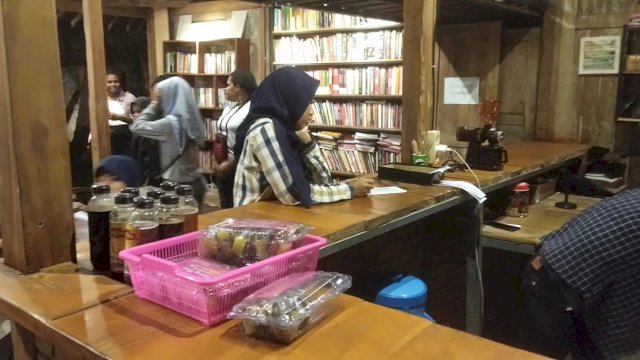 Coffee Books dan Library “Kebun Makna” Pilihan Anak Sekolah Libur Imlek