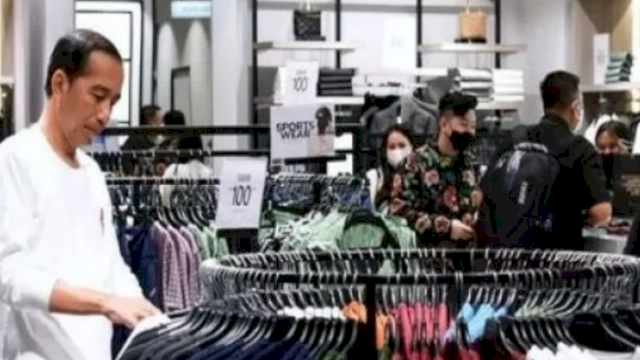 Presiden kunjungi mall di Jakarta (Twitter: @jokowi)