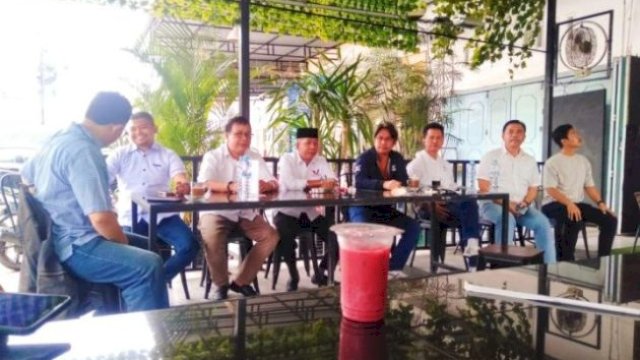 Perindo Gowa ngopi bareng pengurus DPW Sulsel. Foto: Istimewa 
