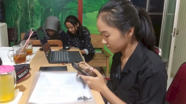  Bersama petugas Humas Polres Magelang Kota, mahasiswa jurusan Ilkom Untidar sedang mendapat arahan. [MOH ISLAM/HN]