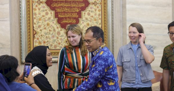 Danny Pomanto: Kota Makassar Siap Kolaborasi dengan Save The Children Atasi Sampah Elektronik