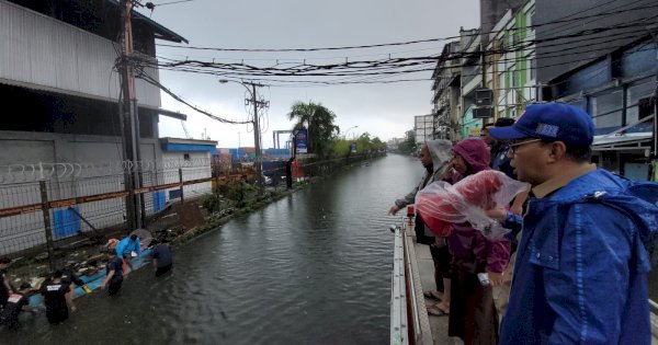 Danny Pomanto dan Jajaran Turun Langsung Evakuasi Warga Terdampak Banjir
