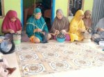 Yuk Intip Produksi Kelompok Usaha Anyaman ‘Songkos Recca’ di Takalar: Kualitas Jadi Utama