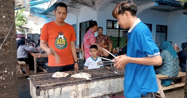 Warung Ikan Bakar Monginsidi Terinspirasi Makassar Makan Enak