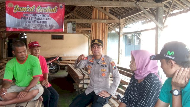 Lewat Jumat Curhat, Pedagang Kayu Muntilan Berkeluh Kesah ke Kapolsek