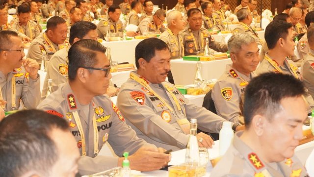 Kapolda Sulsel Irjen Pol Drs. Nana Sudjana AS. M.M, hadiri Rapim Polri. Ist