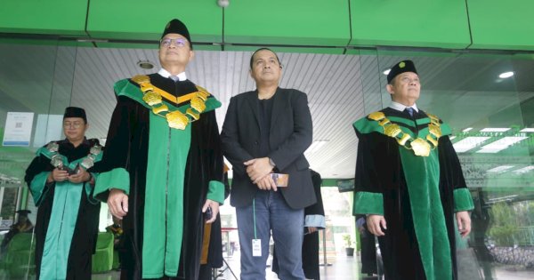Taruna Ikrar Dikukuhkan Jadi Guru Besar Farmakologi di Universitas Malahayati Lampung