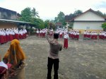 Jadi Pembina Upacara di SDN 2 Adikarto, Kapolsek Muntilan Sosialisasi Layanan Pengaduan