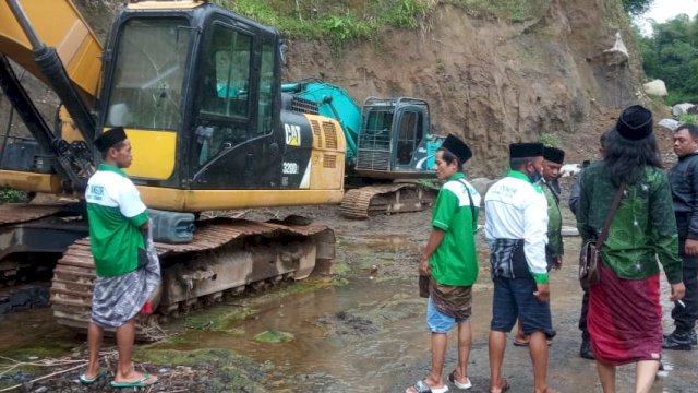 Pengurus NU Srumbung dan Warga Sweeping Alat Berat di Lokasi Tambang Galian C Ilegal