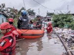 Deng Ical: Relawan PMI Evakuasi Korban Banjir dan Distribusi Makanan