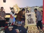 Cucu Mantan Kapolri Jenderal Hoegeng Kaget Dapat Kejutan dari Polres Magelang Kota