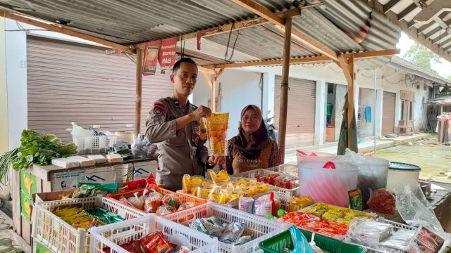 Pantau Harga Minyak Goreng, Polsek Mertoyudan Susuri Pasar Tradisional