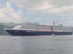 Kapal Pesiar Holland America Line Turunkan Ribuan Wisatawan di Pulau Komodo