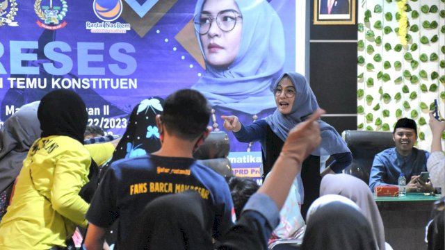 Rachmatika Dewi atau Cicu saat reses di Rappocini, Jumat (24/2). Ist