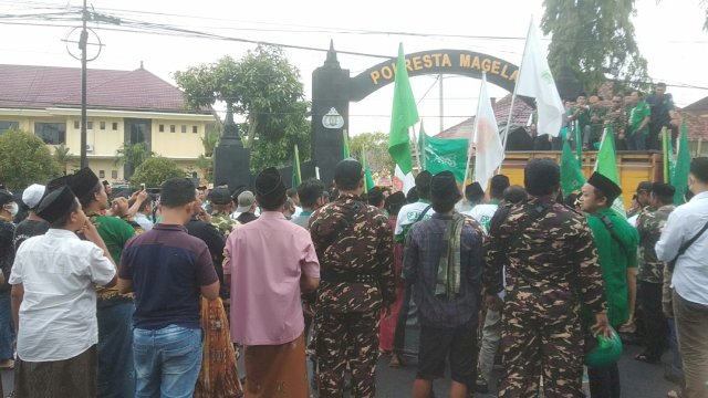 Masyarakat Bersama Massa NU Srumbung Unjuk Rasa Tolak Tambang Pasir di Mapolresta Magelang