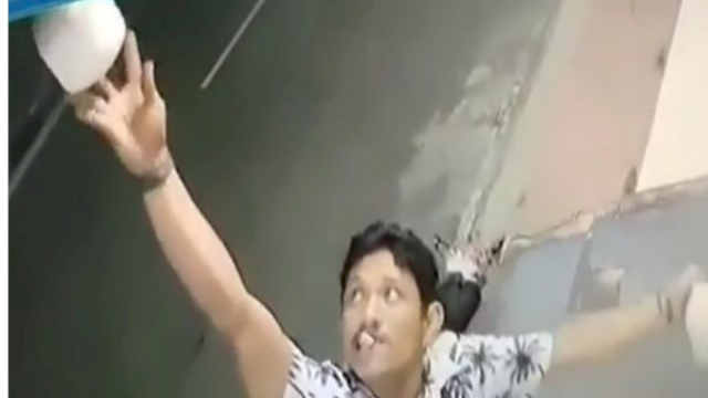 Tangkapan video viral maling lampu terekam kamera CCTV di Pekanbaru