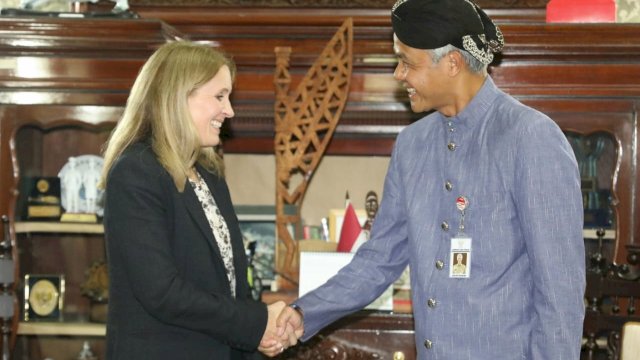 Duta Besar Norwegia untuk Indonesia, Rut Kruger Giverin menemui Gubernur Jawa Tengah Ganjar Pranowo. Ist