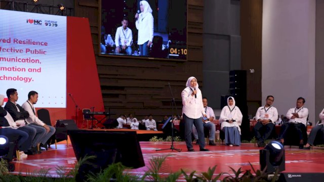 Kepala Diskominfo Ismawaty Nur paparkan inovasi dan kontribusi untuk resiliensi Kota Makassar pada Rakorsus 2023 di Hotel Four Point by Sheraton, Selasa (14/03/2023).