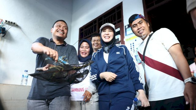 Panen Lobster Air Tawar di Lorong Wisata, Fatmawati Apresiasi Kemajuan UMKM Lorong