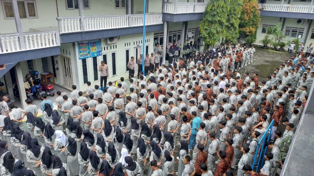 Luar Biasa..! Kapolsek AKP Muthohir Pimpin Apel Kedisiplinan Ratusan Pelajar SMK Muhammadiyah 1