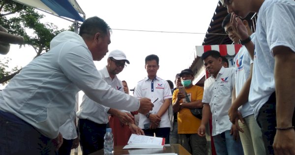 Pacu Pengembangan UMKM, Perindo Beri Bantuan Modal dan Gerobak ke Warga Gowa