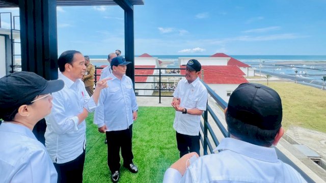 Presiden Jokowi Resmikan Budidaya Udang Seluas 6 Hektare di Kebumen