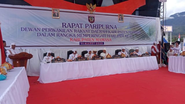 Rapat Paripurna HUT Mamasa ke 21, Hadir Pj Gubernur Hingga Rektor UNM