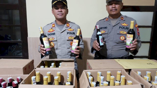 Gelar Patroli Malam, Polsek Muntilan Sita Miras Beralkohol di Jalan FX Suhaji Jagalan
